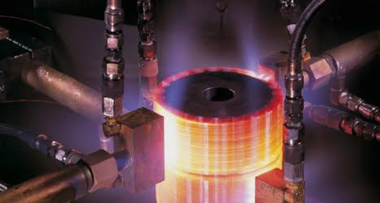 CNC加工の分野における「陽極」「ニッケルメッキ・化成」「研削」「熱処理」とは