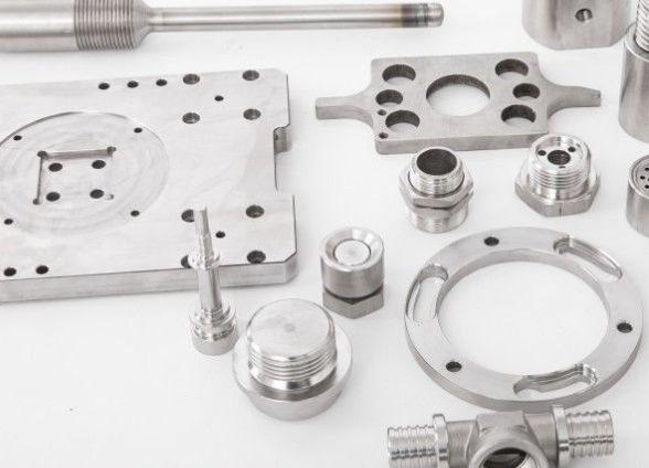 CNC精密加工における「ステンレス鋼」「アルミニウム合金」「炭素鋼」「銅合金」の加工とは?